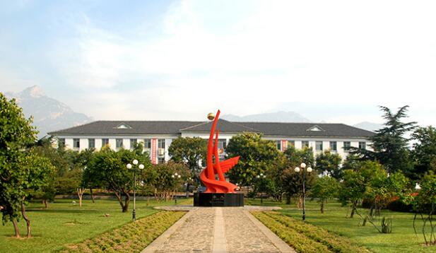 山东省泰山中学国际部图片