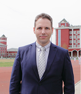 北京爱迪国际学校学术校长图片