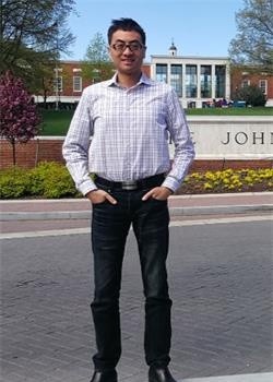 江苏省泰州中学国际部刘振宇