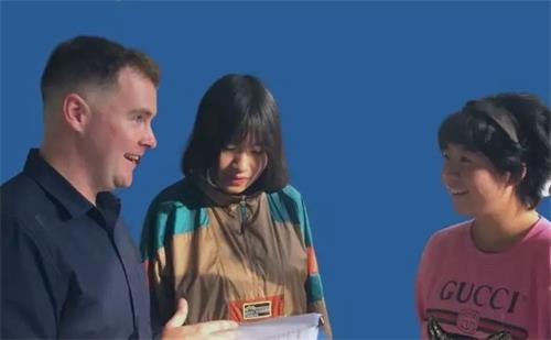 成都外国语学校国际班中加班师生）